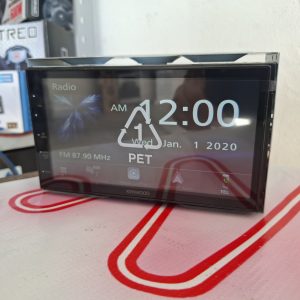 Estéreo de pantalla Kenwood con Car play DMX4707