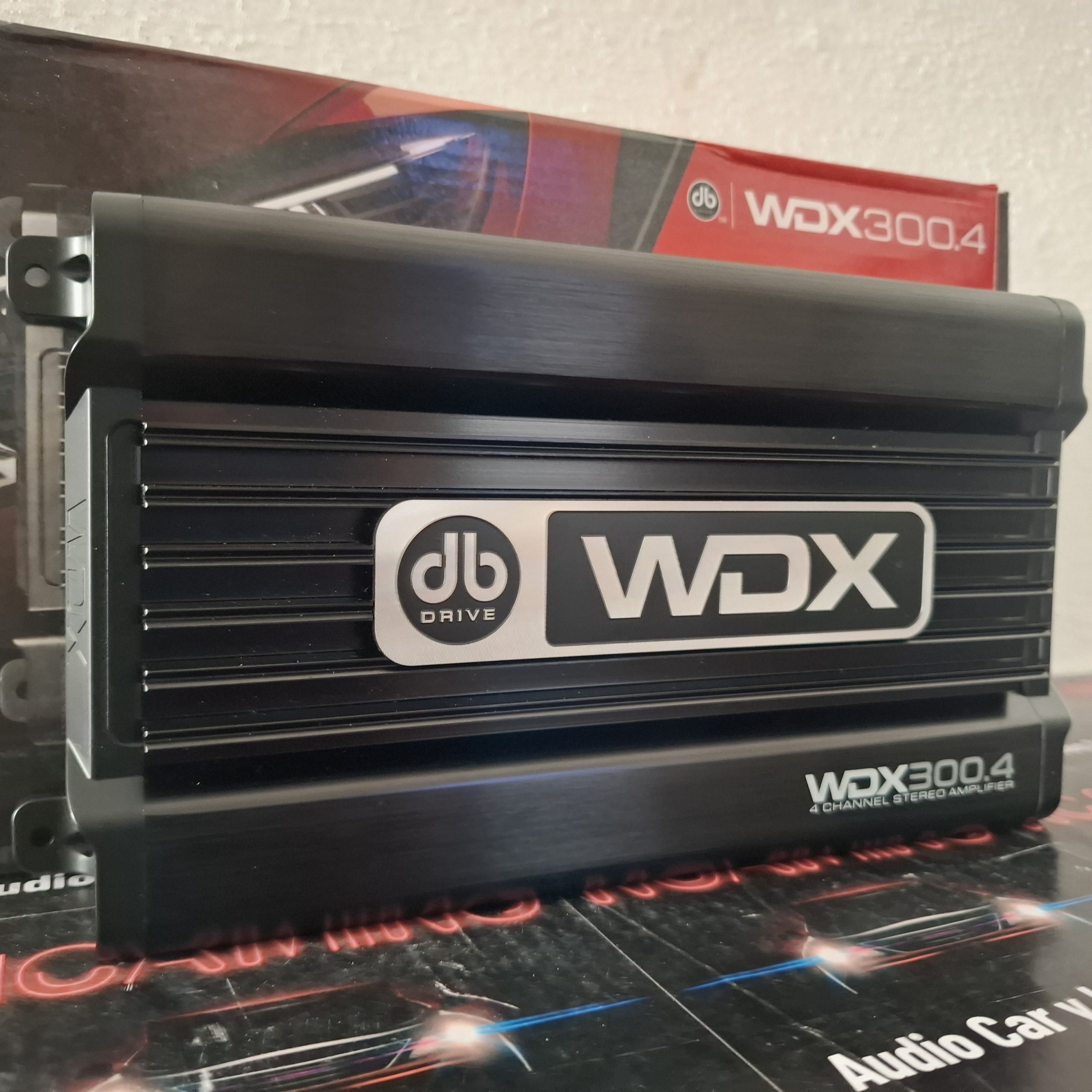Amplificador DB Drive WDX300.4 300.4 1 Amplificador DB Drive WDX300.4 300.4